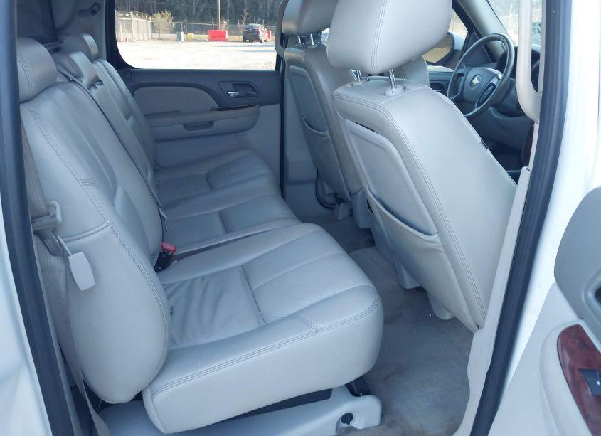 Photo 8 of 2010 Chevrolet Avalanche 1500 LT1 (VIN 3GNNCFE03AG288657)