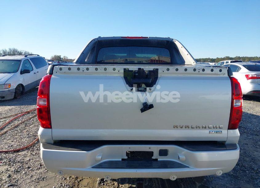 Photo 6 of 2010 Chevrolet Avalanche 1500 LTZ (VIN 3GNNCGE04AG125909)