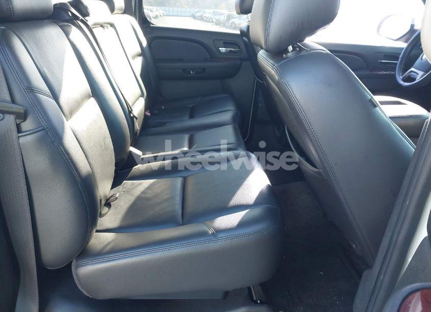 Photo 8 of 2010 Chevrolet Avalanche 1500 LTZ (VIN 3GNNCGE04AG125909)