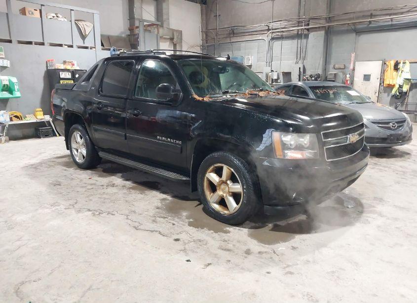 2011 Chevrolet Avalanche 1500 LT1 (VIN 3GNTKFE30BG104877) main photo
