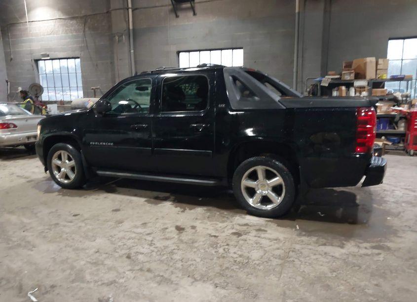 Photo 14 of 2011 Chevrolet Avalanche 1500 LT1 (VIN 3GNTKFE30BG104877)