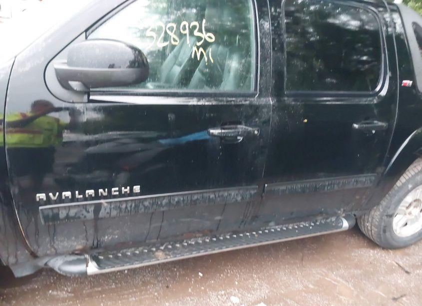 Photo 14 of 2011 Chevrolet Avalanche 1500 LT1 (VIN 3GNTKFE31BG219049)