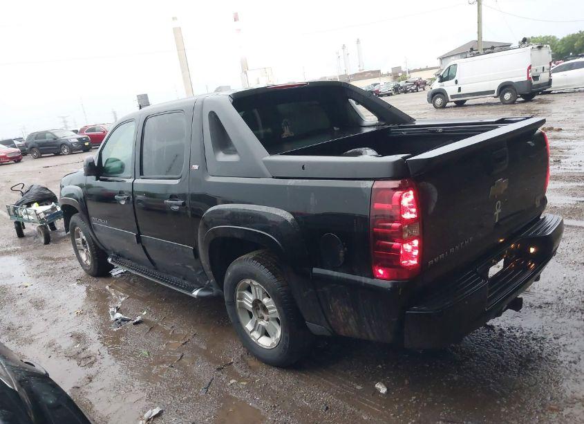 Photo 3 of 2011 Chevrolet Avalanche 1500 LT1 (VIN 3GNTKFE31BG219049)