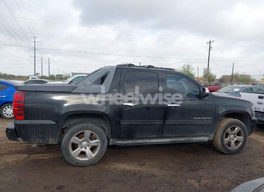 Photo 12 of 2011 Chevrolet Avalanche 1500 LT1 (VIN 3GNTKFE33BG187267)