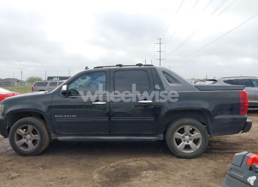 Photo 13 of 2011 Chevrolet Avalanche 1500 LT1 (VIN 3GNTKFE33BG187267)