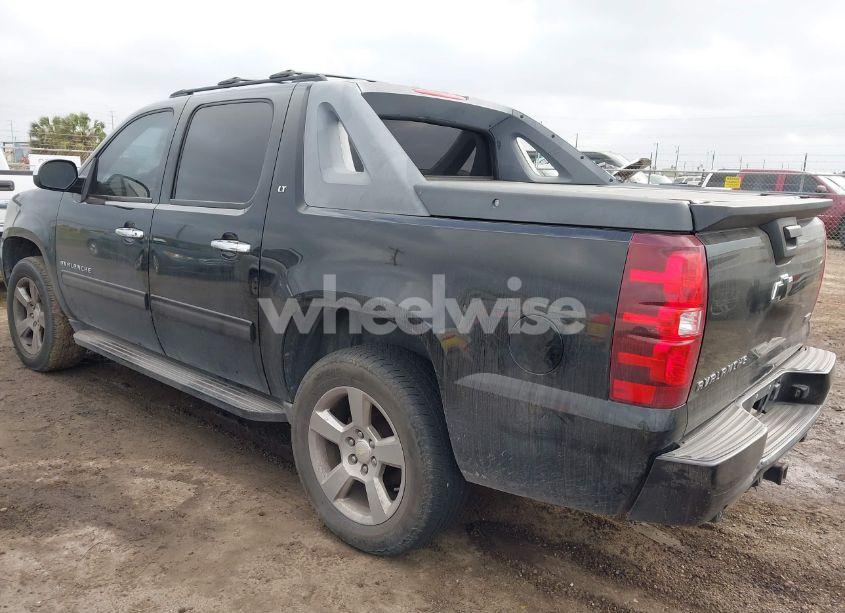 Photo 3 of 2011 Chevrolet Avalanche 1500 LT1 (VIN 3GNTKFE33BG187267)