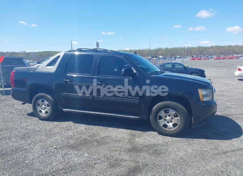 Photo 13 of 2011 Chevrolet Avalanche 1500 LT1 (VIN 3GNTKFE36BG278100)