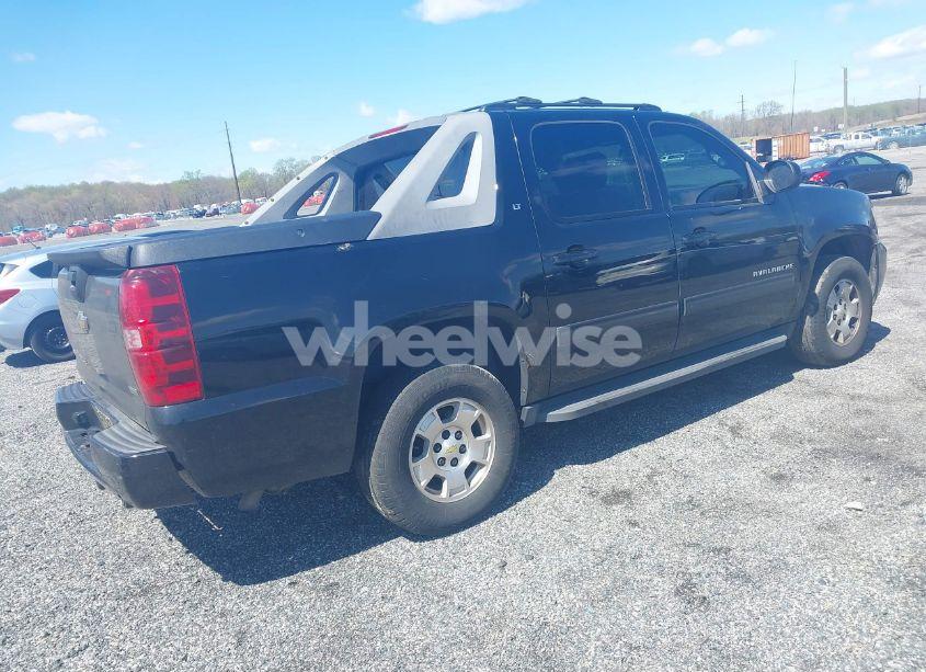 Photo 4 of 2011 Chevrolet Avalanche 1500 LT1 (VIN 3GNTKFE36BG278100)