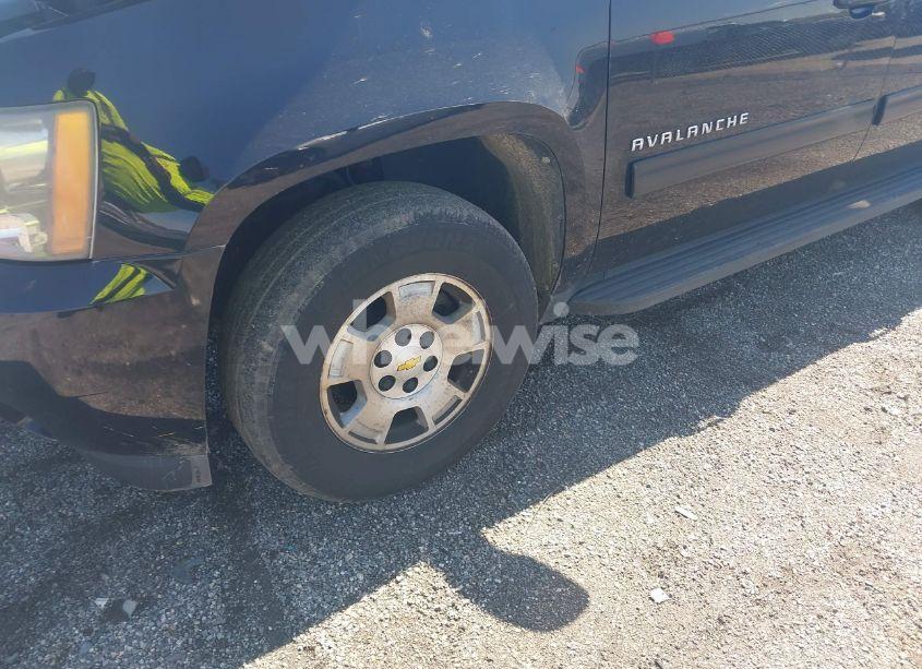 Photo 6 of 2011 Chevrolet Avalanche 1500 LT1 (VIN 3GNTKFE36BG278100)