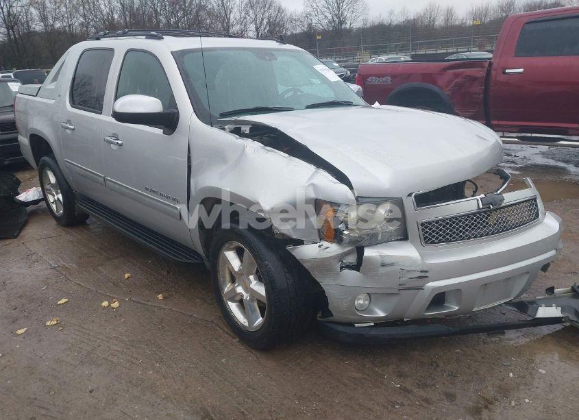 2011 Chevrolet Avalanche 1500 LT1 (VIN 3GNTKFE38BG157939) main photo
