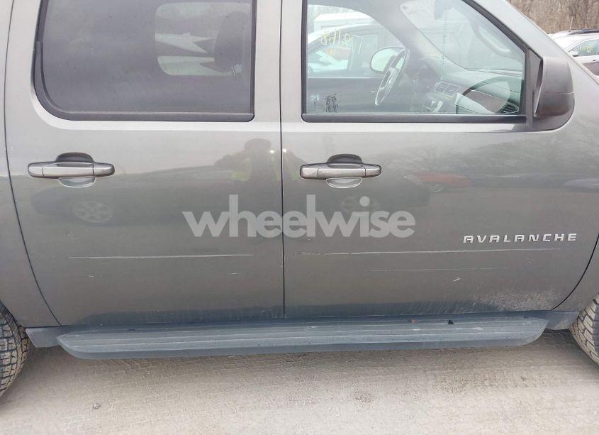 Photo 13 of 2011 Chevrolet Avalanche 1500 LT1 (VIN 3GNTKFE39BG108023)