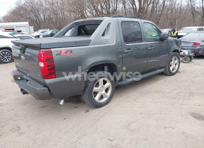 Photo 4 of 2011 Chevrolet Avalanche 1500 LT1 (VIN 3GNTKFE39BG108023)