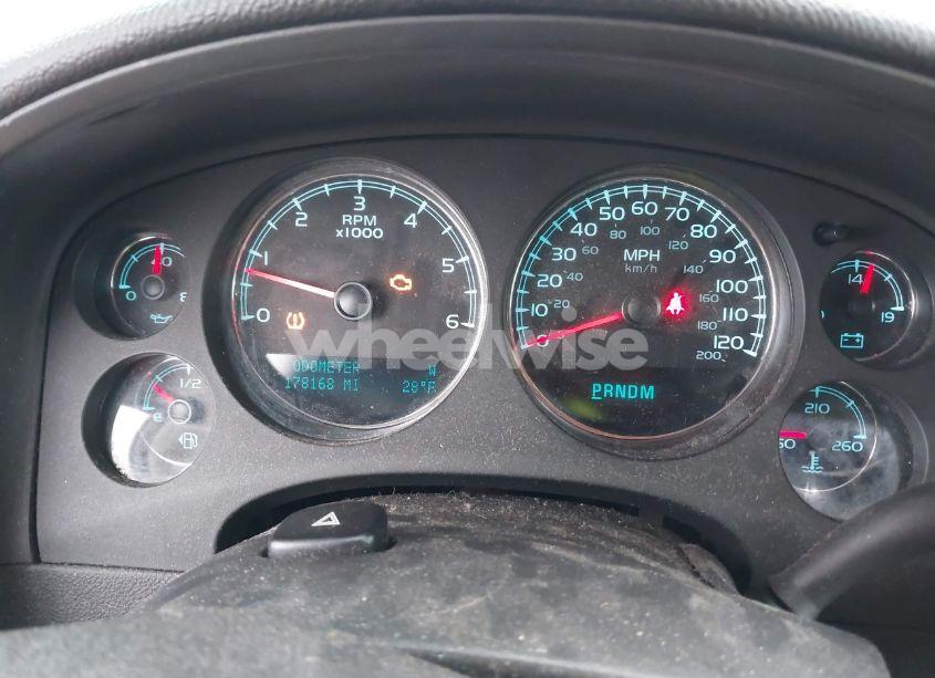 Photo 7 of 2011 Chevrolet Avalanche 1500 LT1 (VIN 3GNTKFE39BG108023)