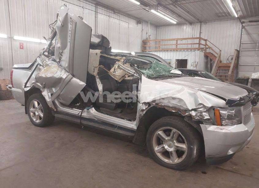 Photo 6 of 2013 Chevrolet Avalanche LT (VIN 3GNTKFE70DG317284)