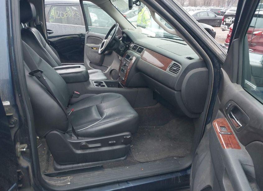 Photo 5 of 2012 Chevrolet Avalanche 1500 LT1 (VIN 3GNTKFE72CG257670)