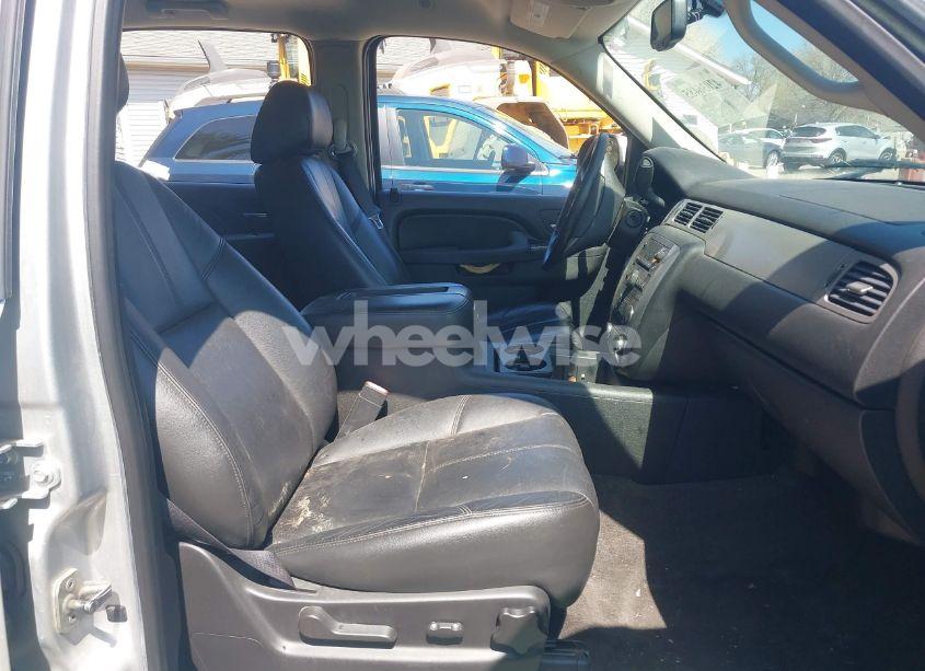 Photo 5 of 2012 Chevrolet Avalanche 1500 LT1 (VIN 3GNTKFE73CG280875)