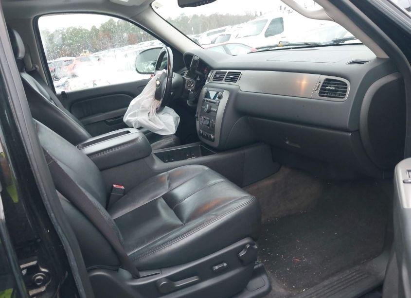 Photo 5 of 2013 Chevrolet Avalanche LT (VIN 3GNTKFE74DG150296)