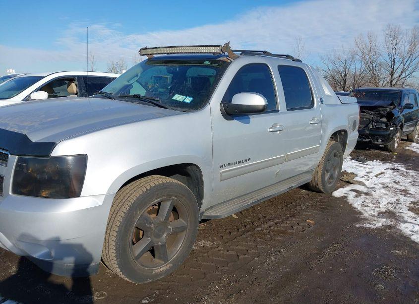 Photo 2 of 2013 Chevrolet Avalanche LT (VIN 3GNTKFE7XDG182248)