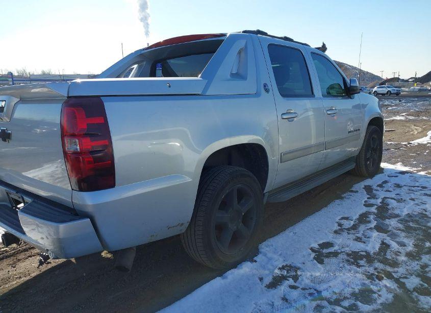 Photo 4 of 2013 Chevrolet Avalanche LT (VIN 3GNTKFE7XDG182248)