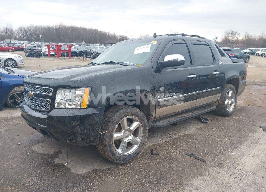 Photo 2 of 2011 Chevrolet Avalanche 1500 LTZ (VIN 3GNTKGE33BG111277)