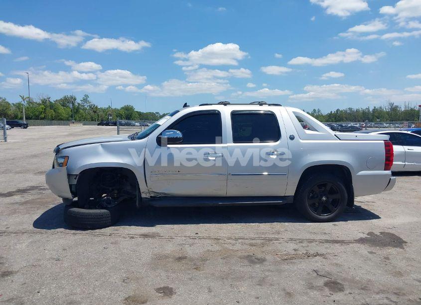 Photo 14 of 2013 Chevrolet Avalanche LTZ (VIN 3GNTKGE71DG159947)