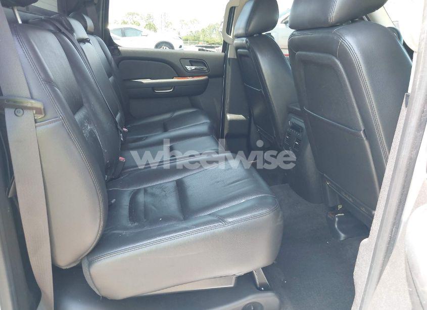 Photo 8 of 2013 Chevrolet Avalanche LTZ (VIN 3GNTKGE71DG159947)