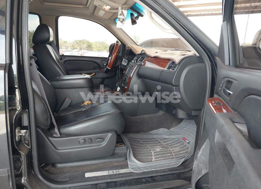 Photo 5 of 2012 Chevrolet Avalanche 1500 LTZ (VIN 3GNTKGE77CG188934)