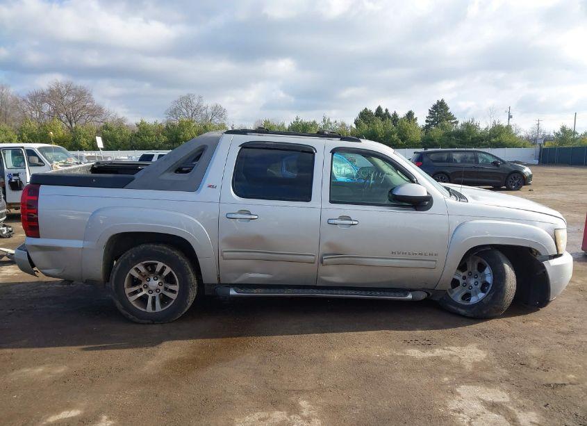 Photo 13 of 2010 Chevrolet Avalanche 1500 LT1 (VIN 3GNVKFE00AG173453)