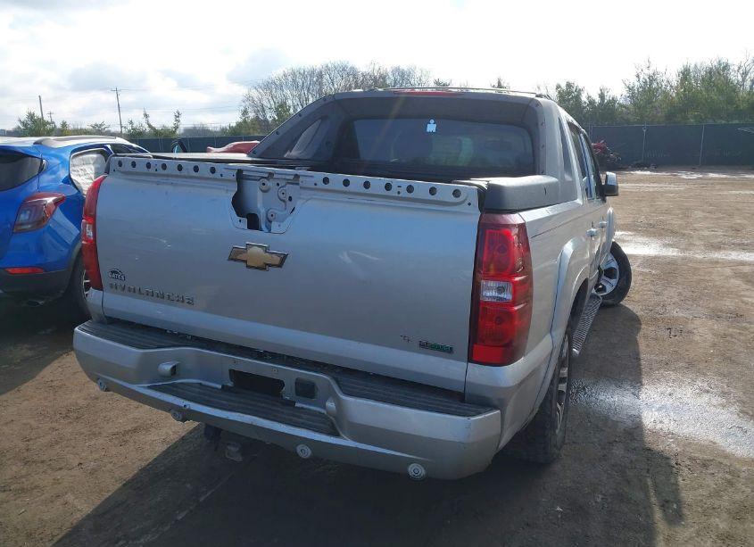 Photo 4 of 2010 Chevrolet Avalanche 1500 LT1 (VIN 3GNVKFE00AG173453)