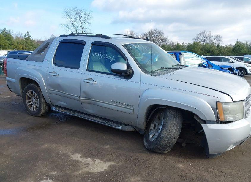 Photo 6 of 2010 Chevrolet Avalanche 1500 LT1 (VIN 3GNVKFE00AG173453)