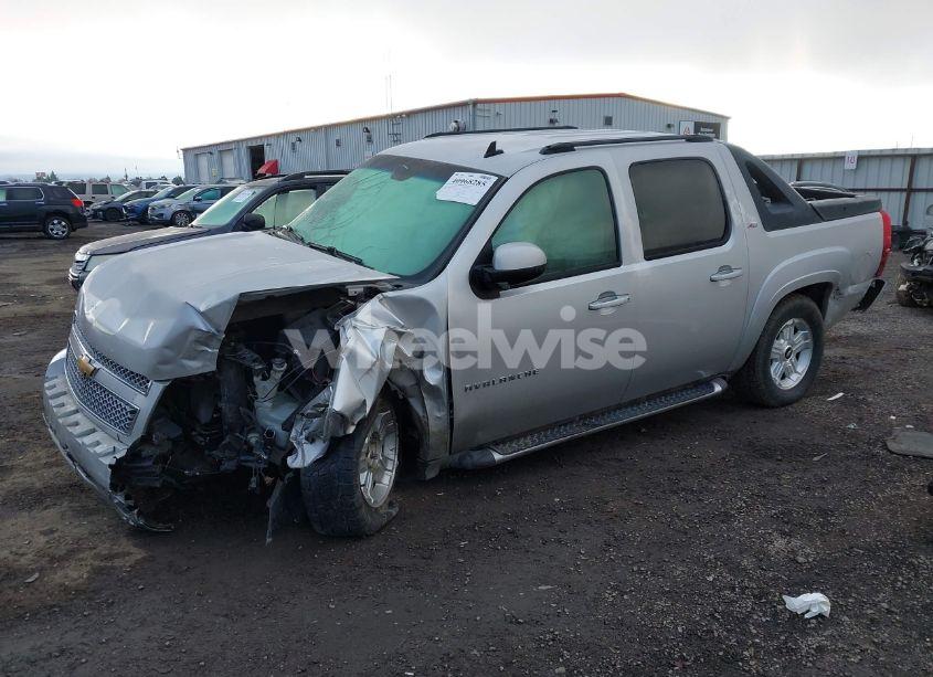 Photo 2 of 2010 Chevrolet Avalanche 1500 LT1 (VIN 3GNVKFE03AG298995)