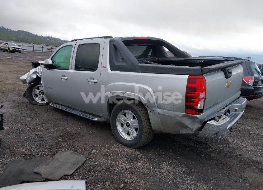 Photo 3 of 2010 Chevrolet Avalanche 1500 LT1 (VIN 3GNVKFE03AG298995)