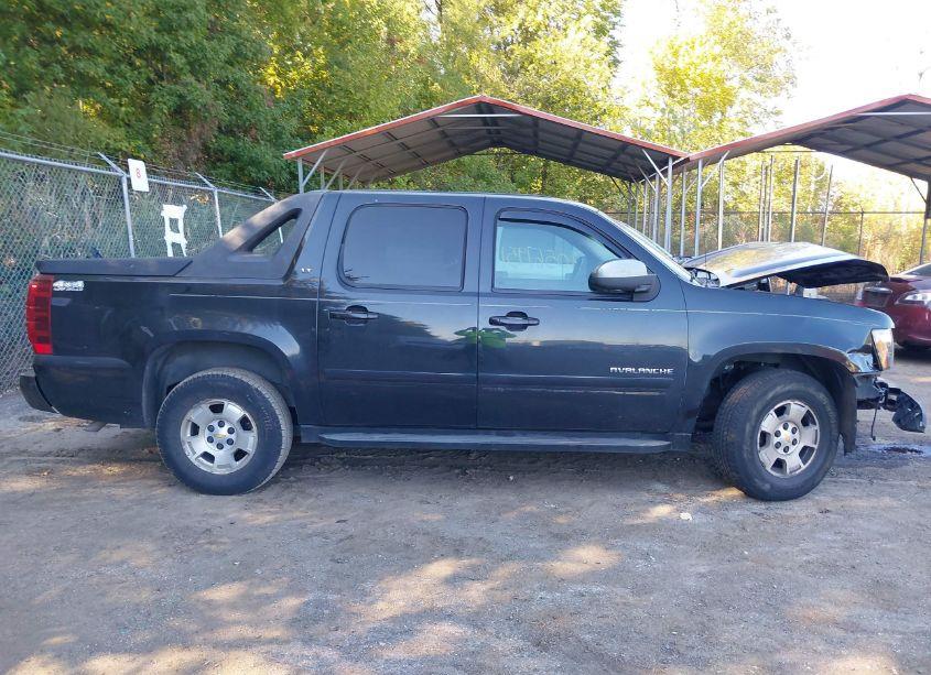 Photo 13 of 2010 Chevrolet Avalanche 1500 LT1 (VIN 3GNVKFE05AG223747)
