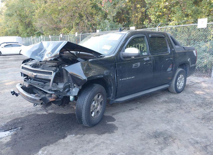 Photo 2 of 2010 Chevrolet Avalanche 1500 LT1 (VIN 3GNVKFE05AG223747)