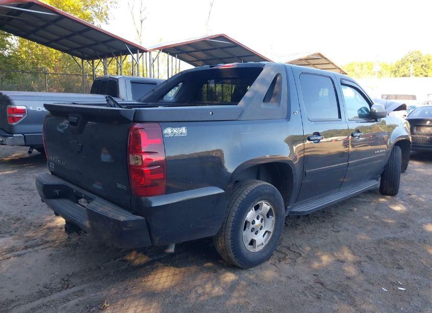 Photo 4 of 2010 Chevrolet Avalanche 1500 LT1 (VIN 3GNVKFE05AG223747)