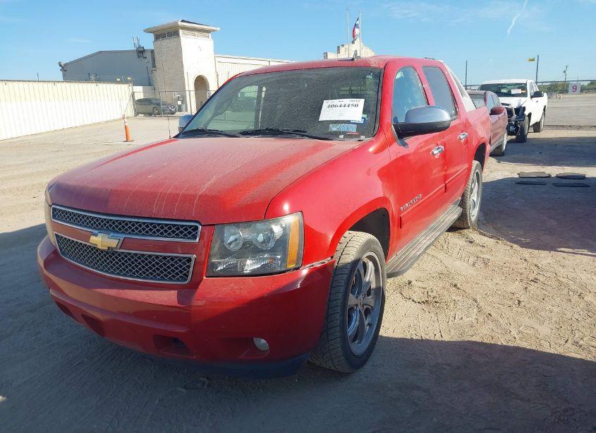 Photo 2 of 2010 Chevrolet Avalanche 1500 LT1 (VIN 3GNVKFE06AG123754)