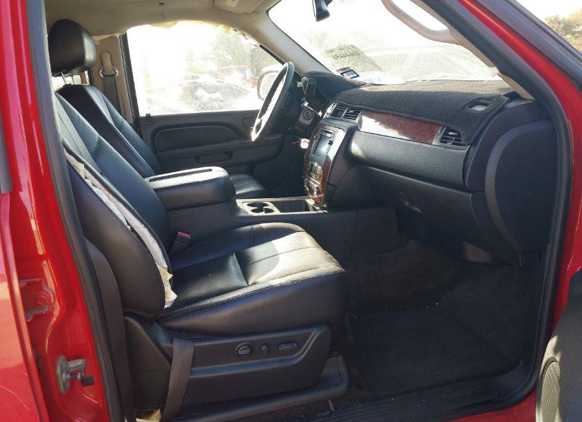 Photo 5 of 2010 Chevrolet Avalanche 1500 LT1 (VIN 3GNVKFE06AG123754)