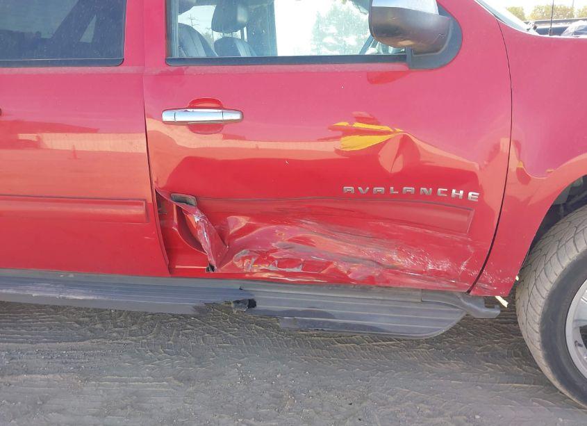 Photo 6 of 2010 Chevrolet Avalanche 1500 LT1 (VIN 3GNVKFE06AG123754)