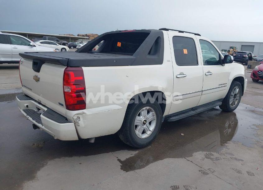 Photo 4 of 2010 Chevrolet Avalanche 1500 LTZ (VIN 3GNVKGE00AG146226)