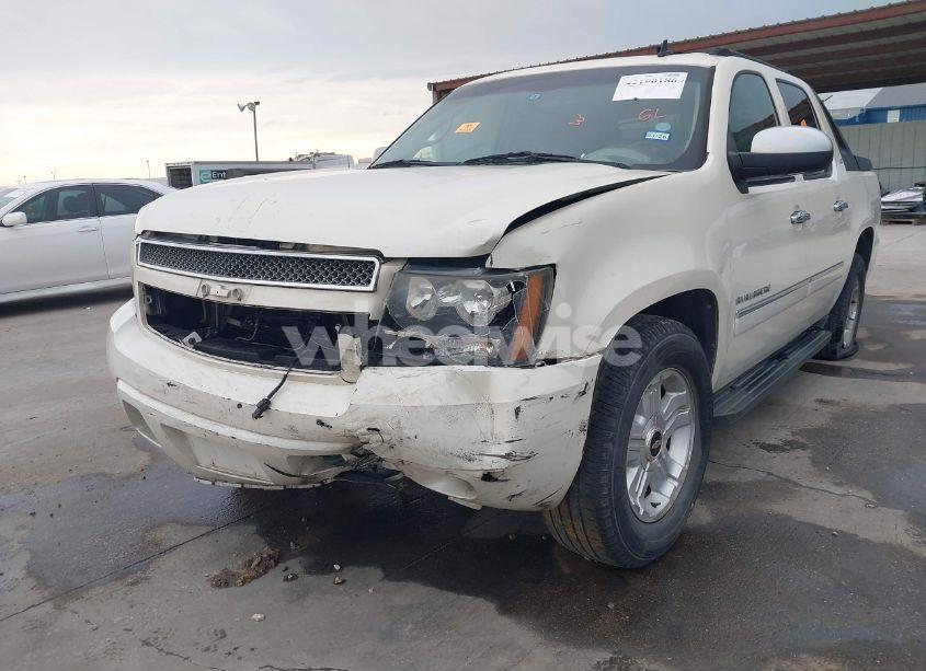Photo 6 of 2010 Chevrolet Avalanche 1500 LTZ (VIN 3GNVKGE00AG146226)