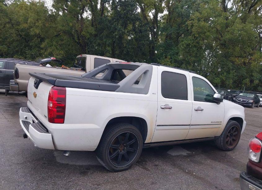 Photo 13 of 2010 Chevrolet Avalanche 1500 LTZ (VIN 3GNVKGE04AG189421)