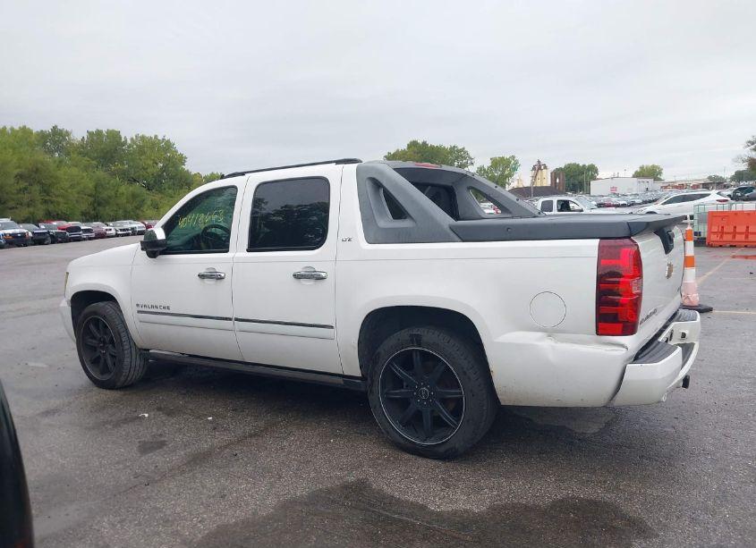 Photo 14 of 2010 Chevrolet Avalanche 1500 LTZ (VIN 3GNVKGE04AG189421)