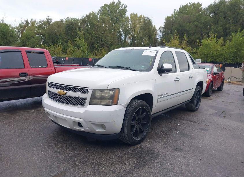 Photo 2 of 2010 Chevrolet Avalanche 1500 LTZ (VIN 3GNVKGE04AG189421)