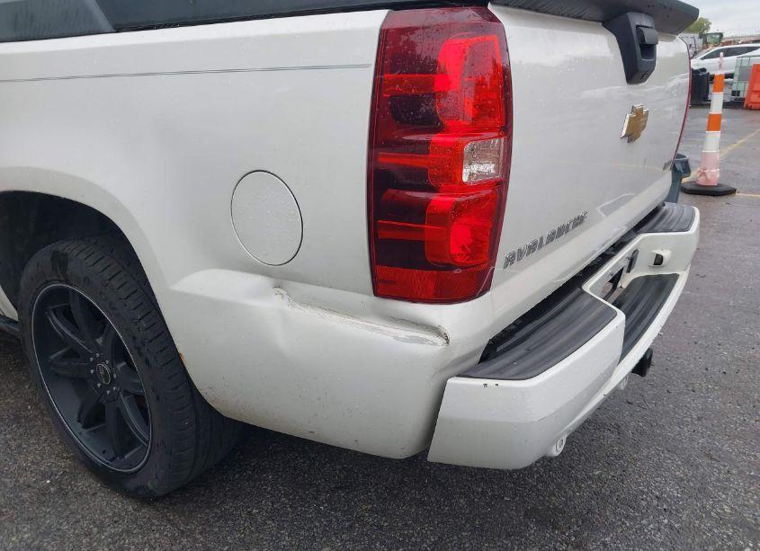 Photo 6 of 2010 Chevrolet Avalanche 1500 LTZ (VIN 3GNVKGE04AG189421)