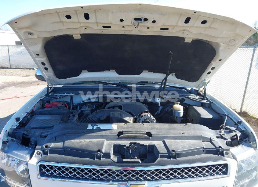 Photo 10 of 2010 Chevrolet Avalanche 1500 LTZ (VIN 3GNVKGE08AG272477)