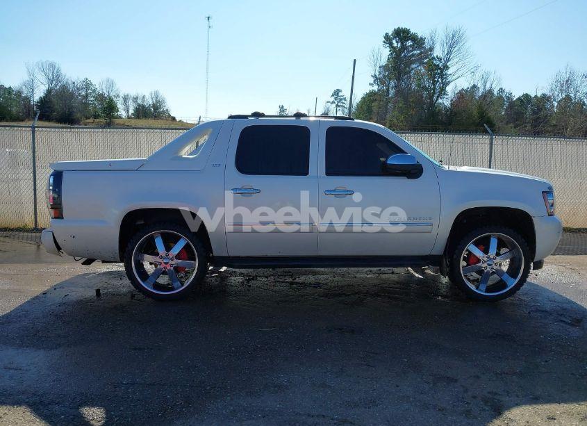 Photo 13 of 2010 Chevrolet Avalanche 1500 LTZ (VIN 3GNVKGE08AG272477)