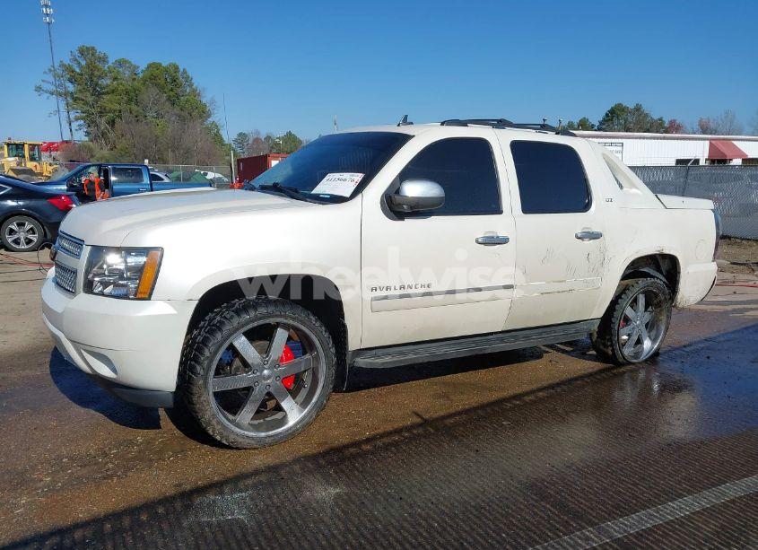 Photo 14 of 2010 Chevrolet Avalanche 1500 LTZ (VIN 3GNVKGE08AG272477)