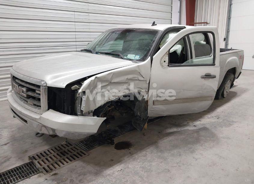 Photo 2 of 2011 Gmc Sierra 1500 SLE (VIN 3GTP2VE33BG253174)