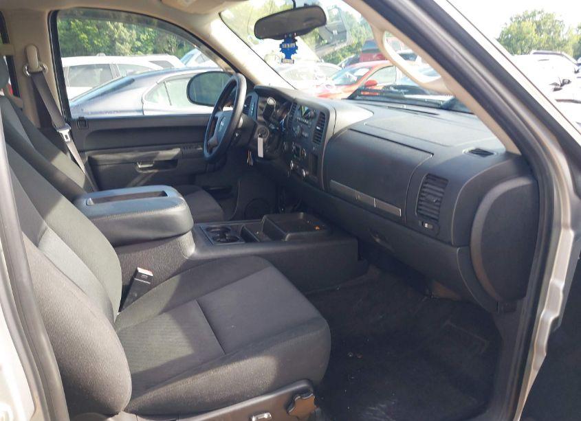 Photo 5 of 2011 Gmc Sierra 1500 SLE (VIN 3GTP2VE33BG391555)