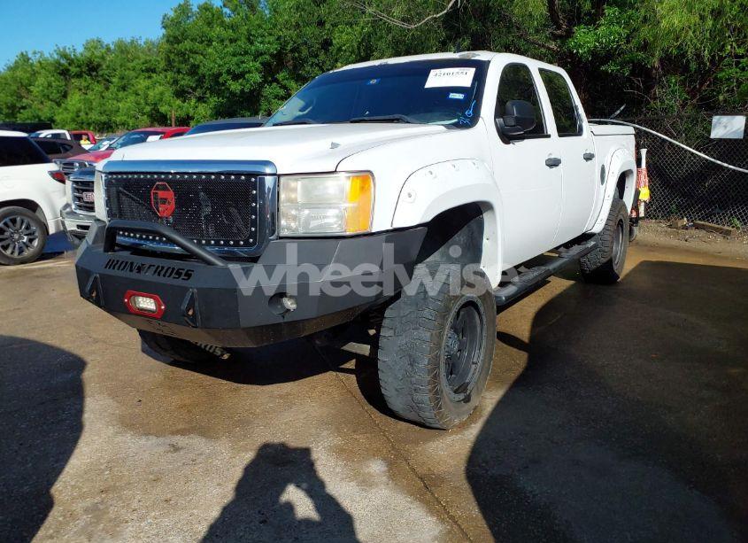 Photo 2 of 2011 Gmc Sierra 1500 SLE (VIN 3GTP2VE35BG374126)
